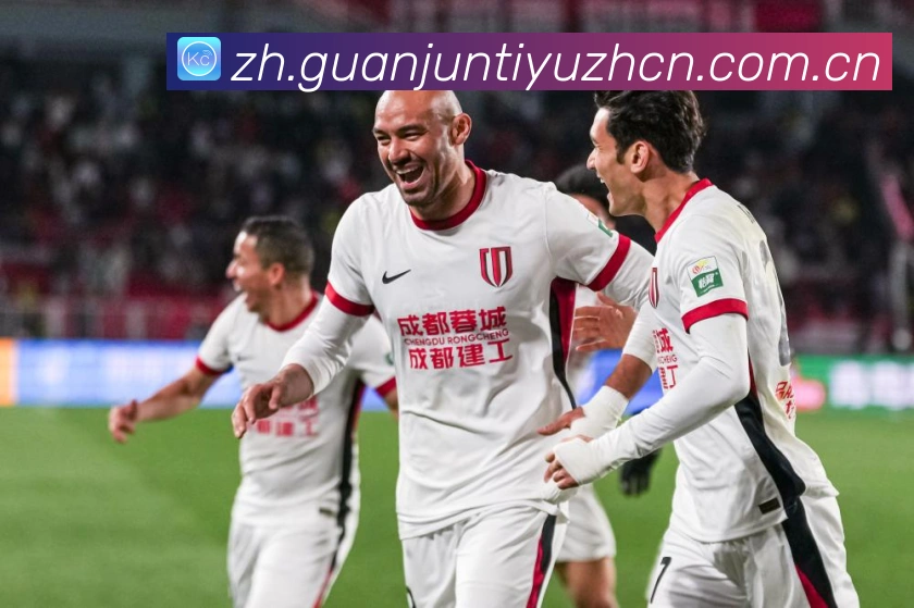 韩国足球核心金玟哉助力球队突破防线展现领袖风采战术观察:最新赛事动态与深度分析 韩国足球核心金玟哉助力球队突破防线展现领袖风采战术观察:最新赛事动态与深度分析